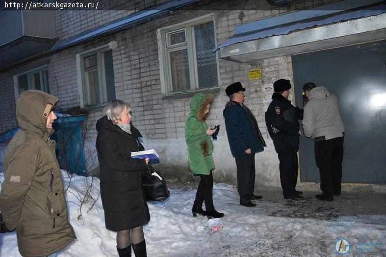 Вечерний рейд по Аткарску выявил нелегальную сдачу квартир (ФОТО)