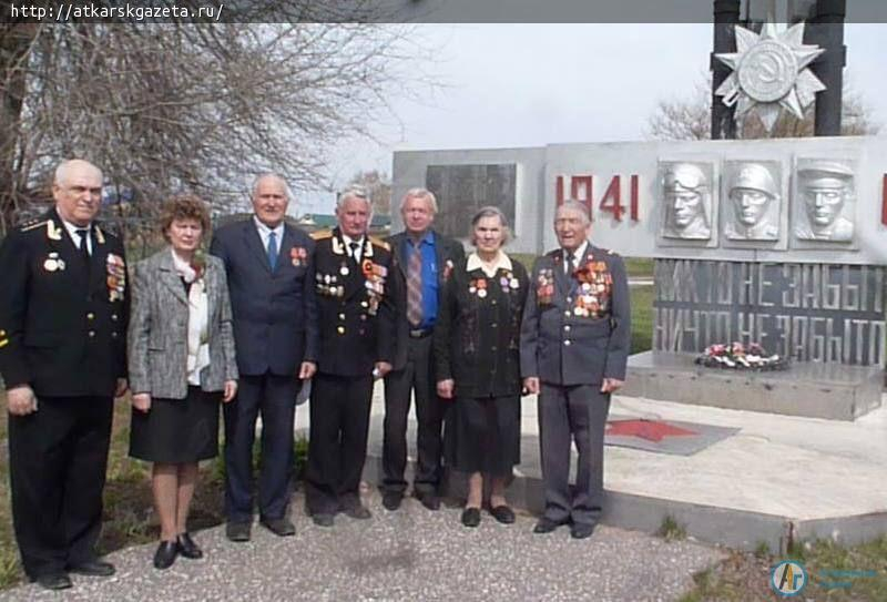 Ветераны передали даниловским школьникам копию Знамени Победы