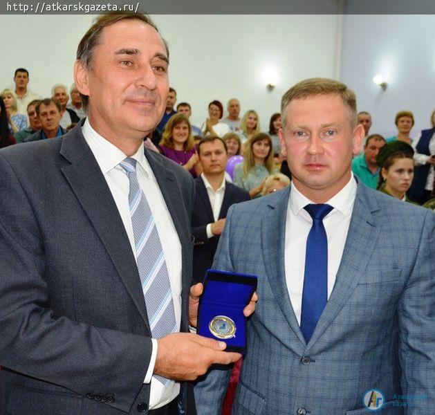 Виктор ЕЛИН побывал на праздничной линейке в школе №9 (ФОТО)