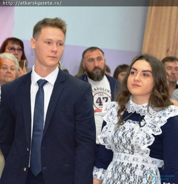 Виктор ЕЛИН побывал на праздничной линейке в школе №9 (ФОТО)