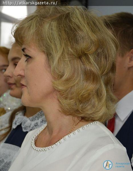 Виктор ЕЛИН побывал на праздничной линейке в школе №9 (ФОТО)