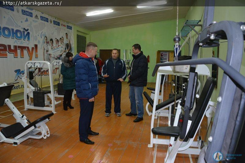 Виктор ЕЛИН проконтролировал работу объектов досуга и спорта в зимний период