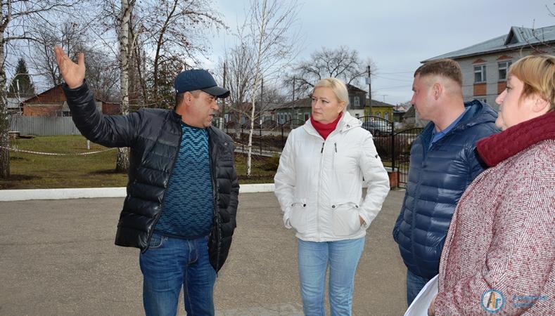 Виктор Елин проконтролировал ремонт школьных крыш