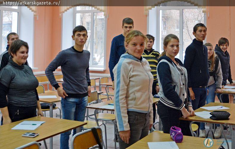 Виктора ЕЛИНА пригласили на кухню студенческого общежития