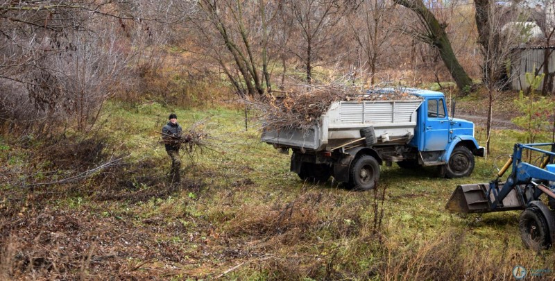 Вместо местных жителей «Сухую балку» убирали «Благоустройство» и РЭС