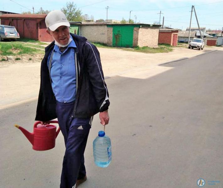 Во дворе пятиэтажки на Революционной появился декоративный пруд