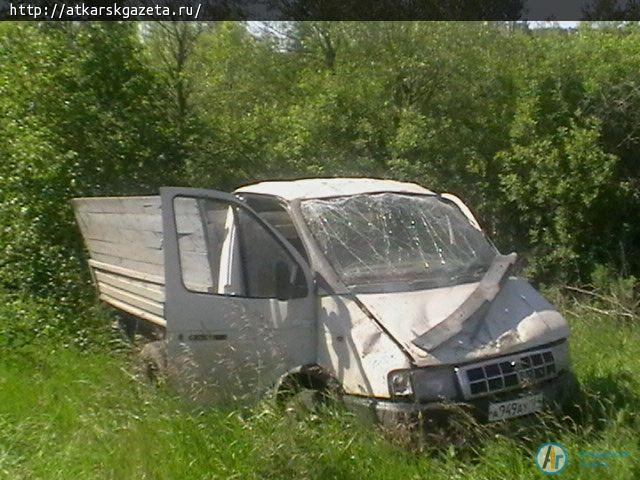 Водитель доставлен в больницу с сотрясением головного мозга и ушибом грудной клетки