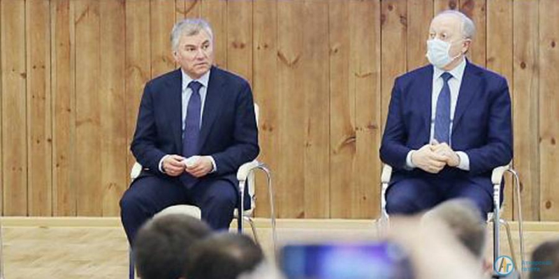 Володин пообещал до конца года 1,5 тысячи квартир для детей-сирот
