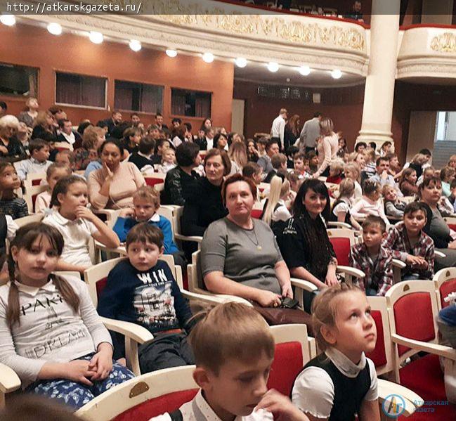 Волшебство театрального Саратова открывают воспитанники ЦДТ