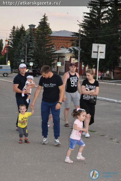 Воскресная дискотека удивила возрастом участников и порадовала музыкой
