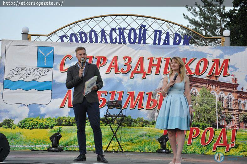 Воскресная дискотека удивила возрастом участников и порадовала музыкой