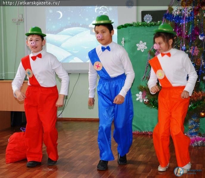 Воспитанники класса инклюзии показали главе района  новогоднюю сказку