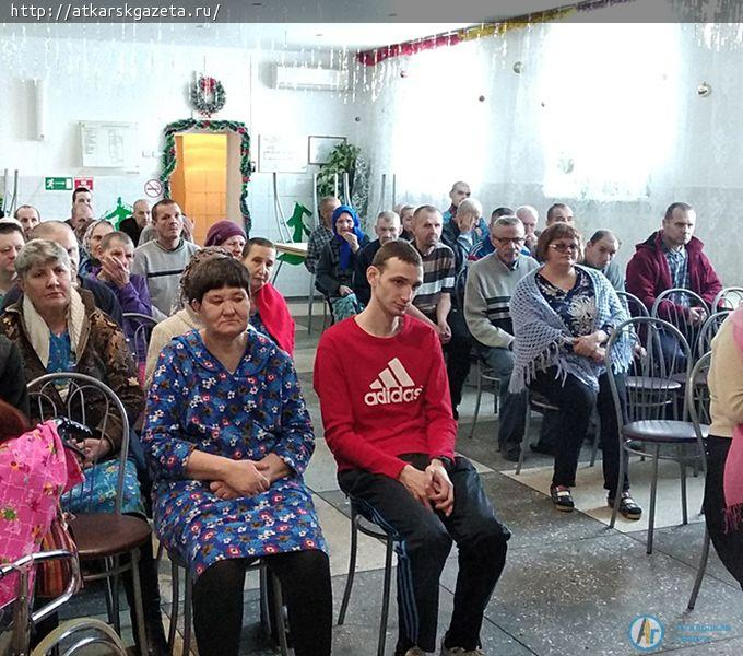 Воспитанники воскресных школ поздравили с Рождеством пожилых  людей