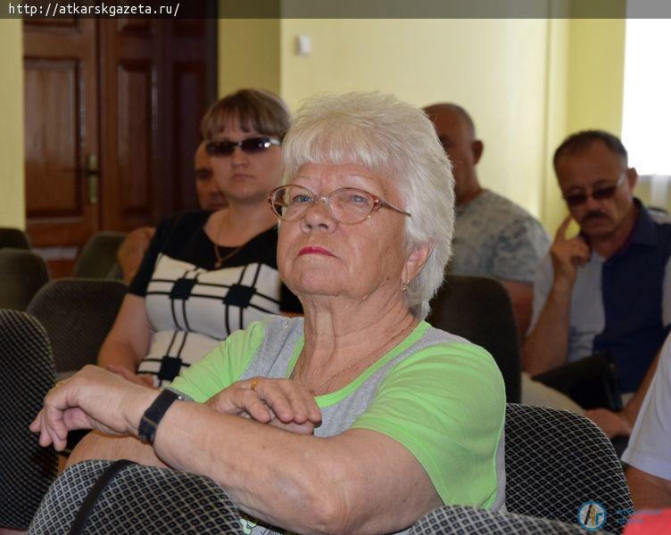 За две недели полторы сотни подростков заработали в среднем по 2300 рублей