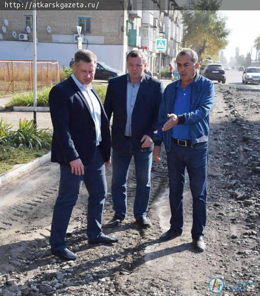 За сутки в Аткарске заасфальтировали почти 2000 квадратных метров дорог
