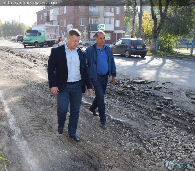 За сутки в Аткарске заасфальтировали почти 2000 квадратных метров дорог