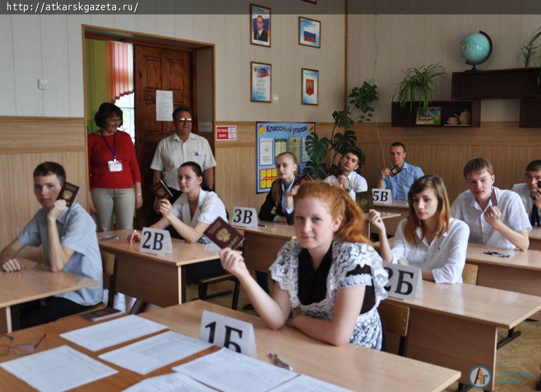 Задания госэкзамена по русскому языку сопровождает полиция (ФОТО)
