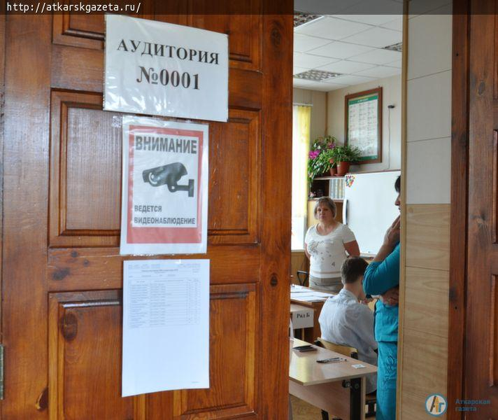 Задания госэкзамена по русскому языку сопровождает полиция (ФОТО)
