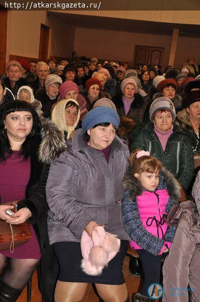 Задушевные песни и поздравления прозвучали в адрес матерей в РКЦ (ФОТО)