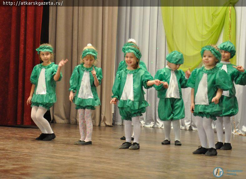 Задушевные песни и поздравления прозвучали в адрес матерей в РКЦ (ФОТО)