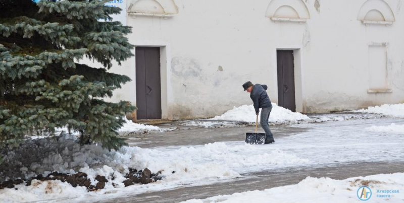 Заморозки грозят сделать тротуары непроходимыми 