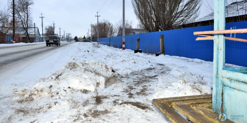 Заморозки грозят сделать тротуары непроходимыми 