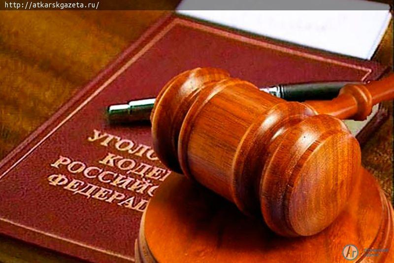 Житель Аткарска ударил полицейского и обвинил женщину в нападении с граблями