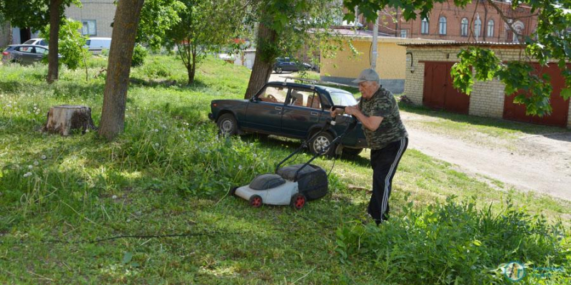 Жители аткарских многоэтажек преображают свои дворы