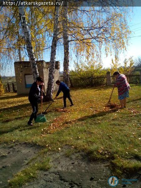 Жители поселка Сазоново присоединились к месячнику по благоустройству