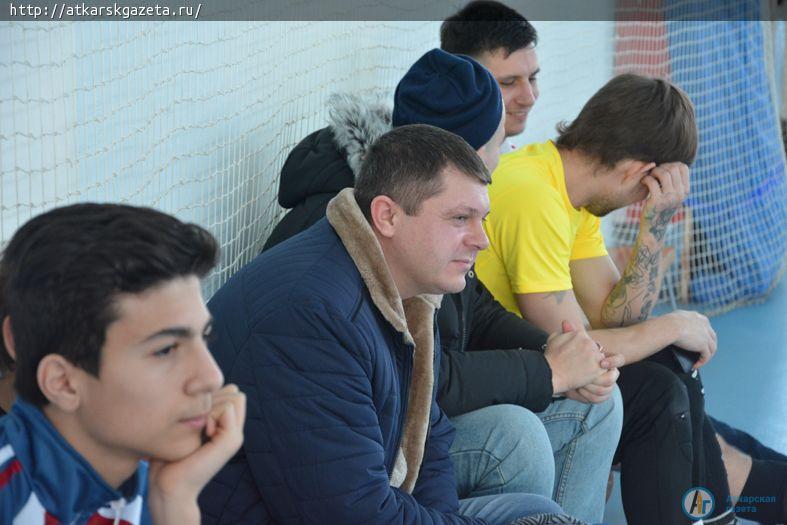 Золото аткарского мини-футбола военные летчики увезли в Ртищево (ФОТО)