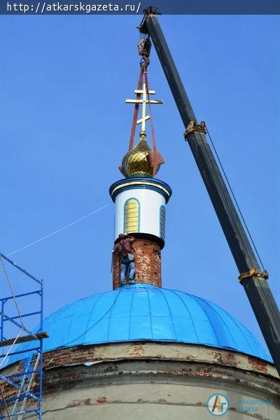 Золотой купол с крестом вознесся над Сосновской церковью на высоту 30 метров